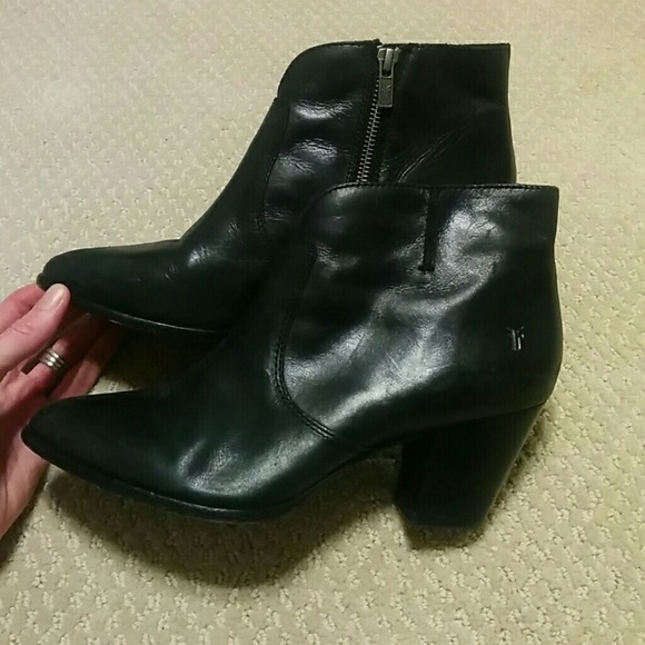 frye jennifer ankle bootie